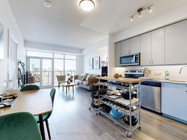 1110 - 3220 Sheppard Ave E
