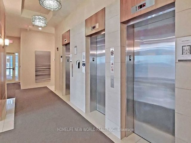 3811 - 50 Town Centre Crt
