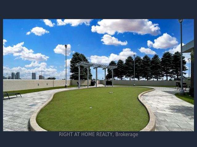 3703 - 125 Village Green Sq