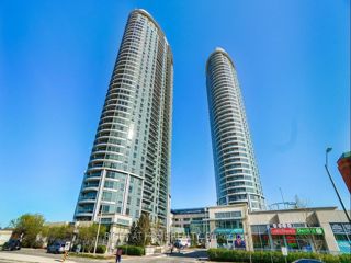 3703 - 125 Village Green Sq