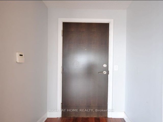 3703 - 125 Village Green Sq