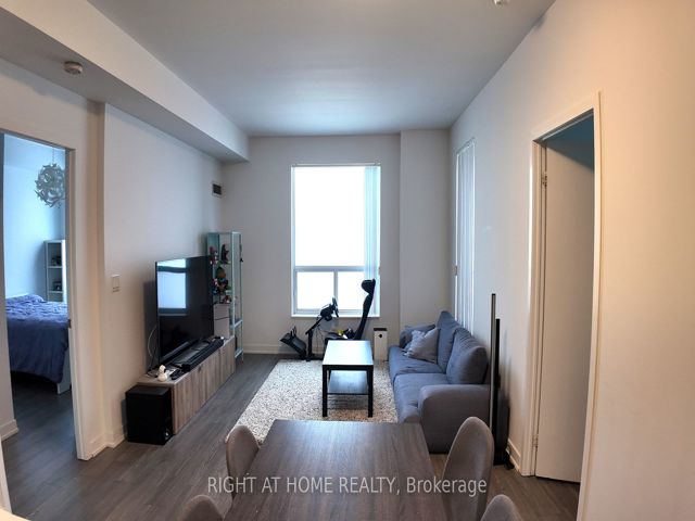 PH502 - 36 Lee Centre Dr