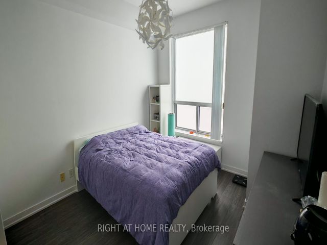 PH502 - 36 Lee Centre Dr