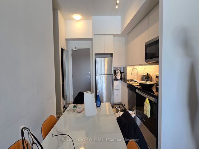 422 - 3220 Sheppard Ave E