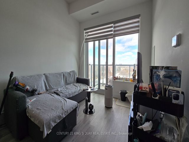 422 - 3220 Sheppard Ave E