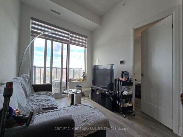 422 - 3220 Sheppard Ave E