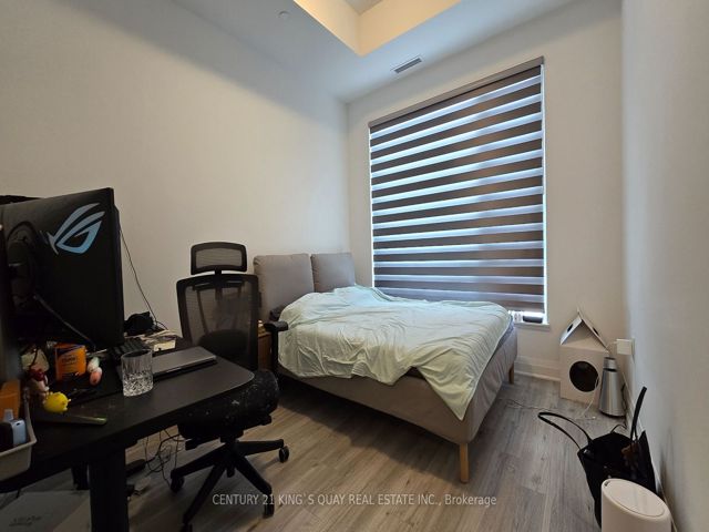 422 - 3220 Sheppard Ave E