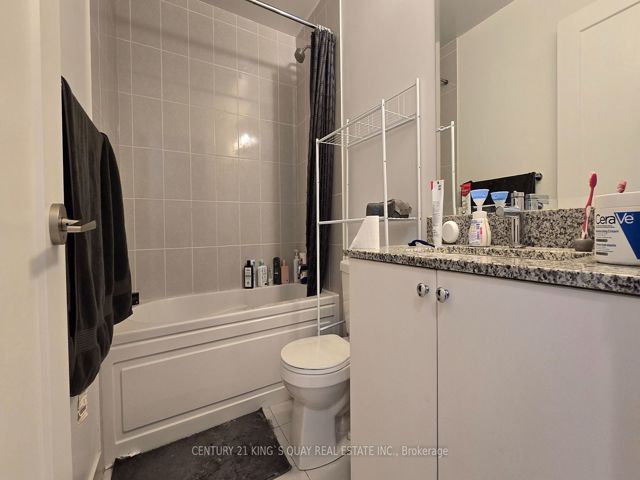 422 - 3220 Sheppard Ave E