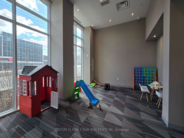 422 - 3220 Sheppard Ave E