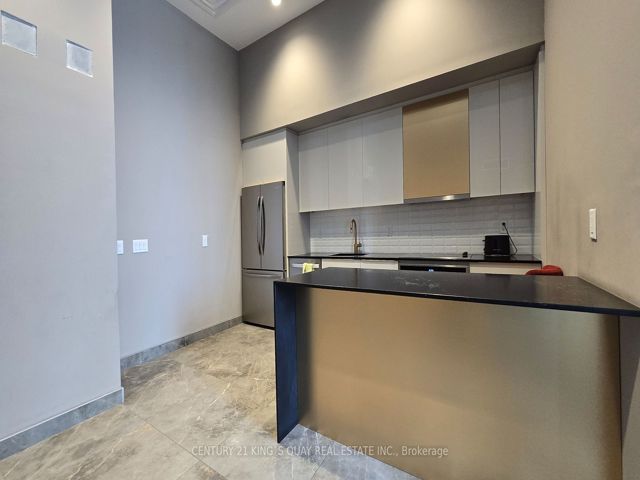 422 - 3220 Sheppard Ave E