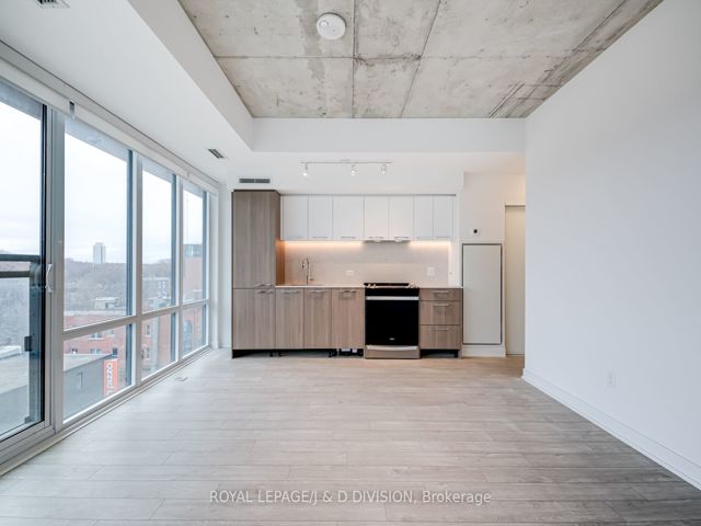 517 - 665 Queen St E