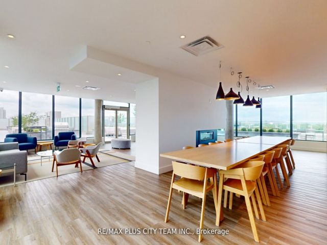 617 - 150 Logan Ave