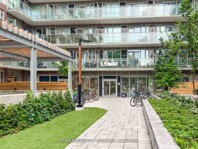 617 - 150 Logan Ave