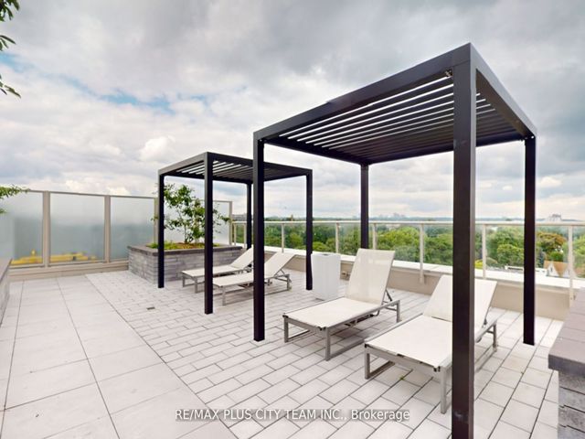 617 - 150 Logan Ave