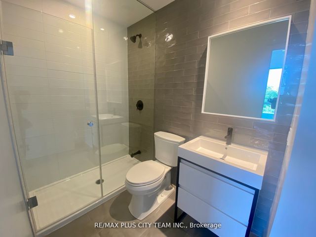 617 - 150 Logan Ave