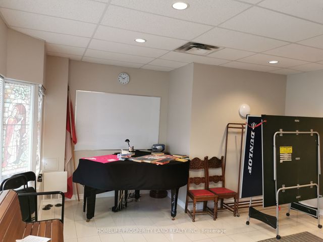 116 - 2351 Kennedy Rd