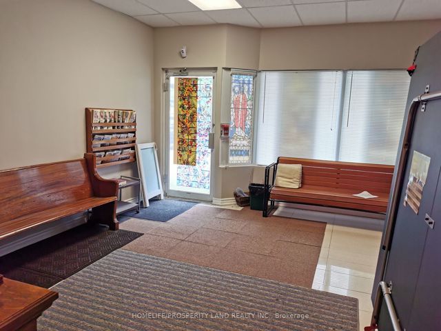 116 - 2351 Kennedy Rd
