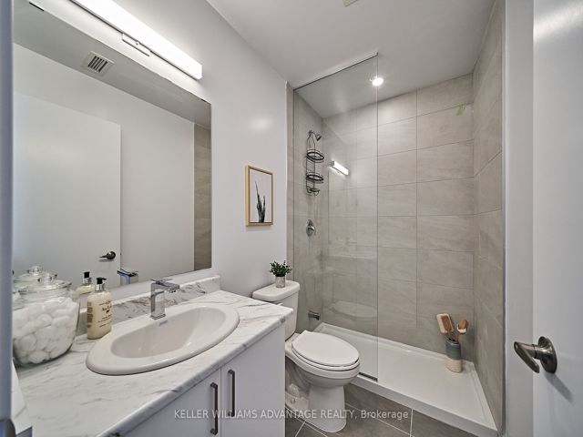 302 - 2382 Kingston Rd