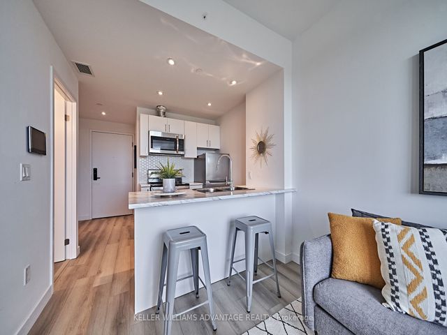 302 - 2382 Kingston Rd