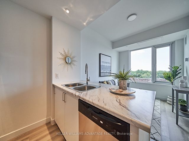302 - 2382 Kingston Rd