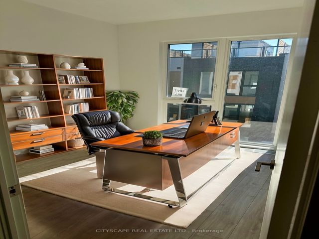 7 - 176 CLONMORE Dr