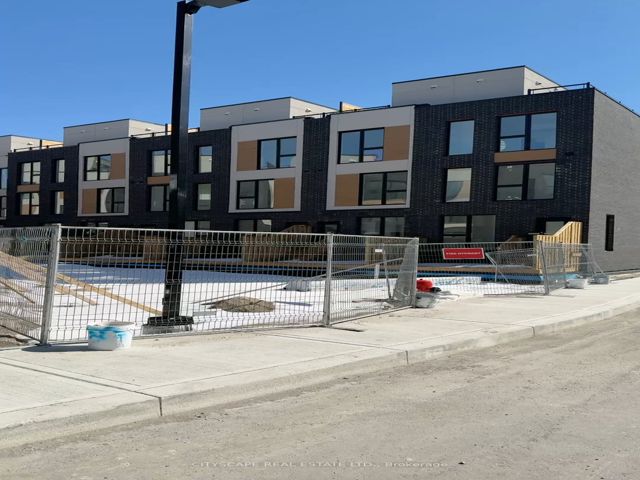 7 - 176 CLONMORE Dr