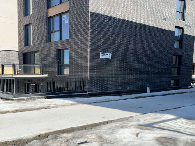 7 - 176 CLONMORE Dr