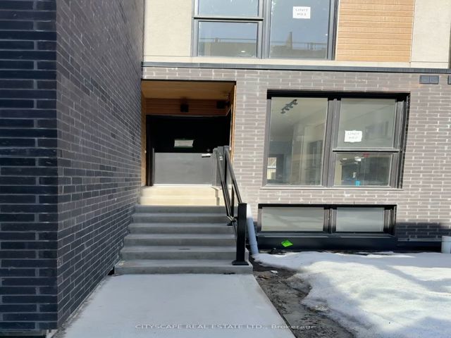 7 - 176 CLONMORE Dr