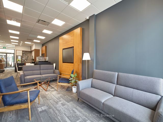 303 - 2382 Kingston Rd