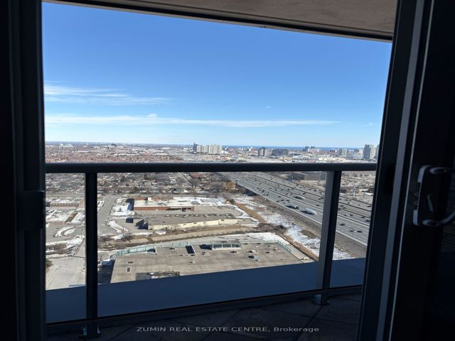 3711 - 125 Village Green Sq