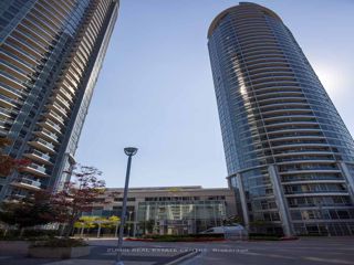 3711 - 125 Village Green Sq