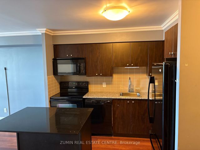 3711 - 125 Village Green Sq