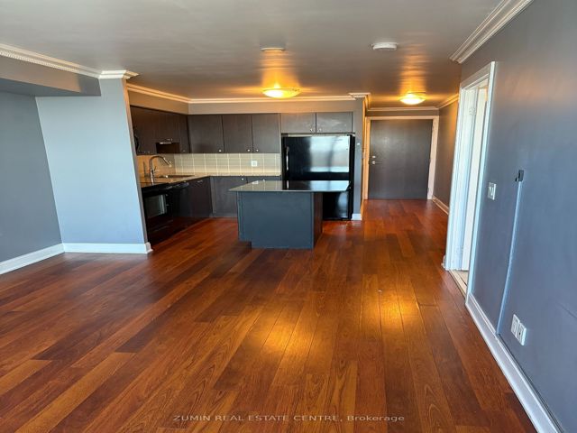 3711 - 125 Village Green Sq