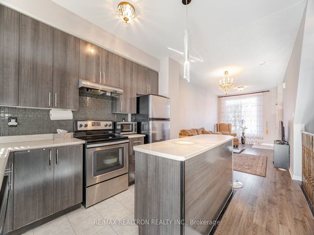 11 - 4711 Kingston Rd