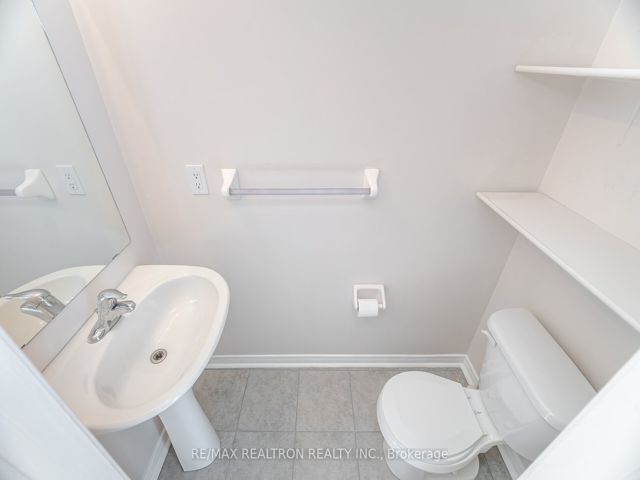 11 - 4711 Kingston Rd