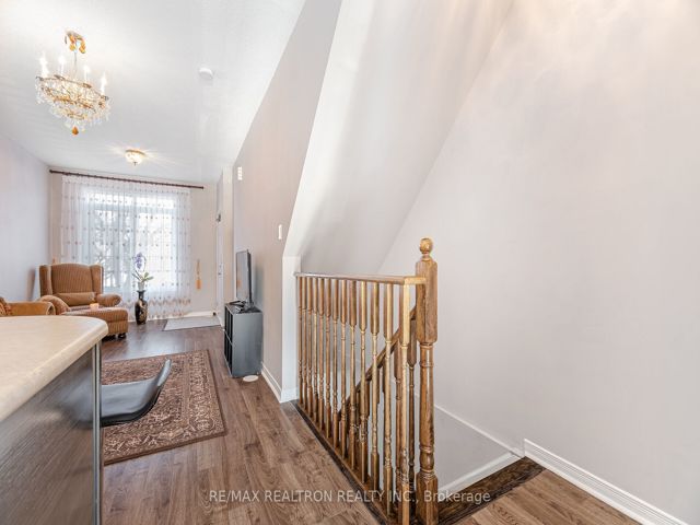 11 - 4711 Kingston Rd
