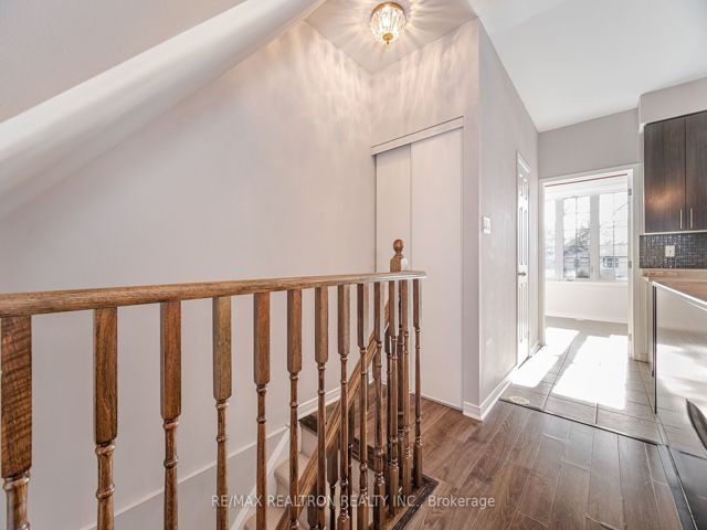 11 - 4711 Kingston Rd