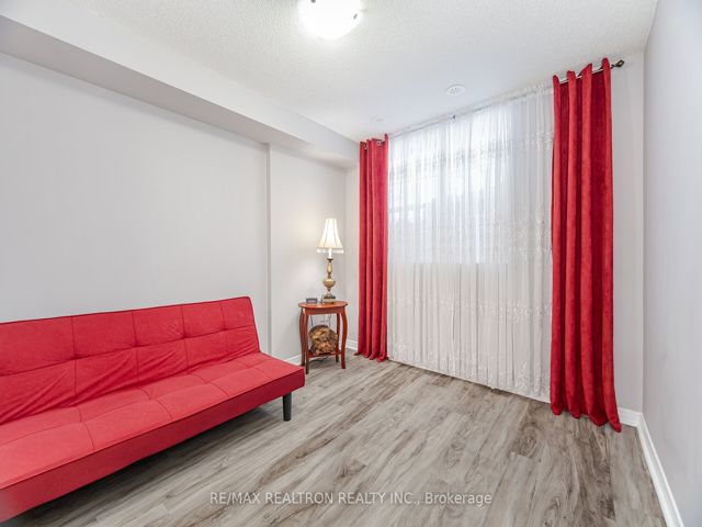 11 - 4711 Kingston Rd