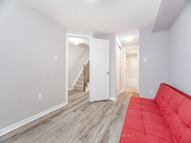 11 - 4711 Kingston Rd