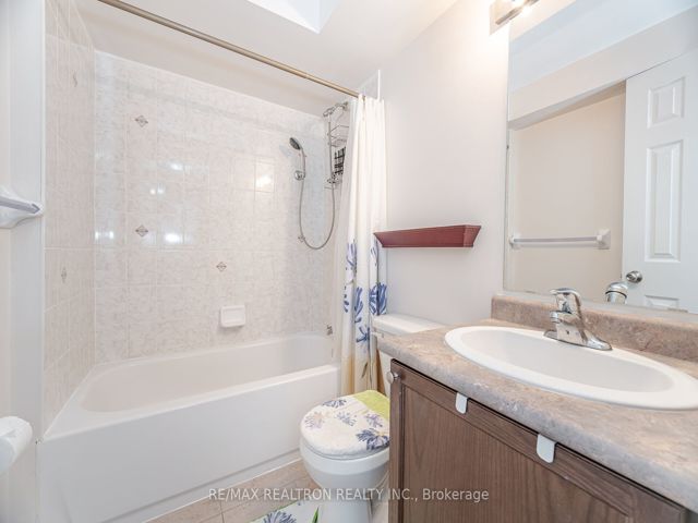 11 - 4711 Kingston Rd