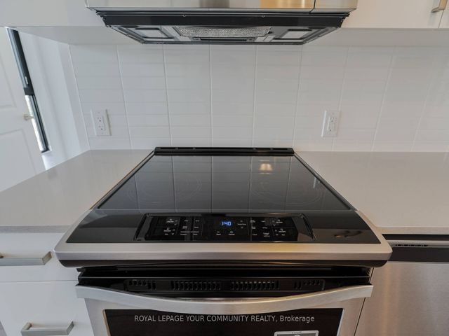 806 - 2799 Kingston Rd