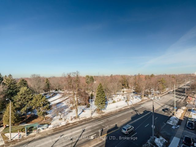 205 - 3560 St. Clair Ave E