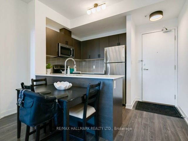205 - 3560 St. Clair Ave E