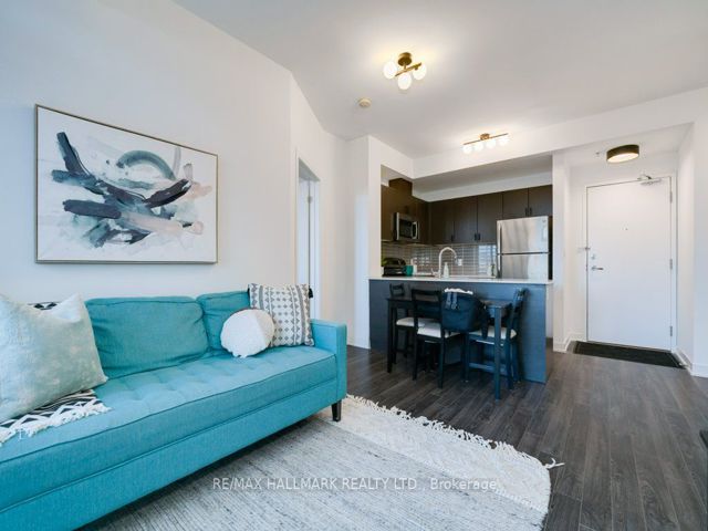 205 - 3560 St. Clair Ave E
