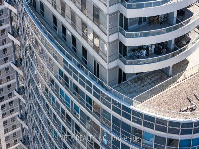 PH107 - 36 Lee Centre Dr