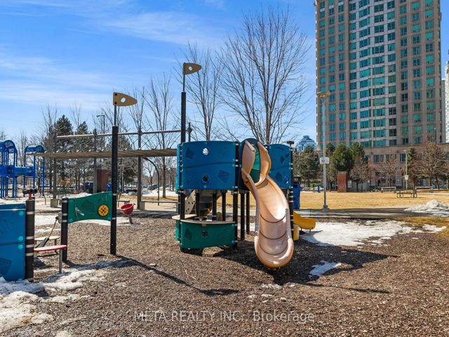 PH107 - 36 Lee Centre Dr