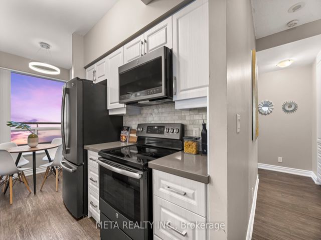 PH107 - 36 Lee Centre Dr
