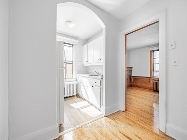 17 - 4 Kingston Rd