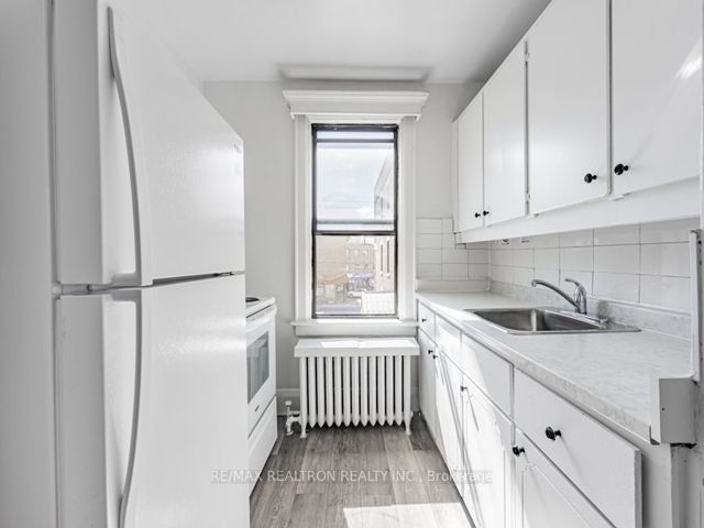 17 - 4 Kingston Rd