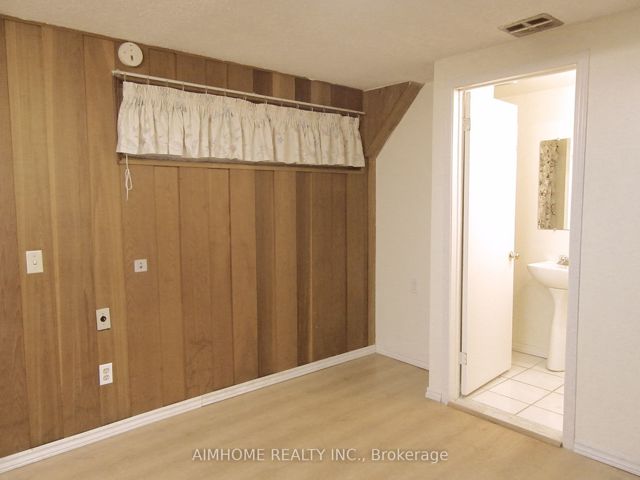 28 - 15 Huntingwood Dr